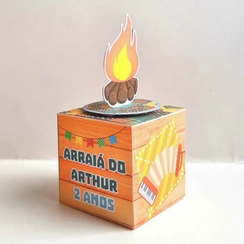 Caixa Cubo - Festa Junina Menino