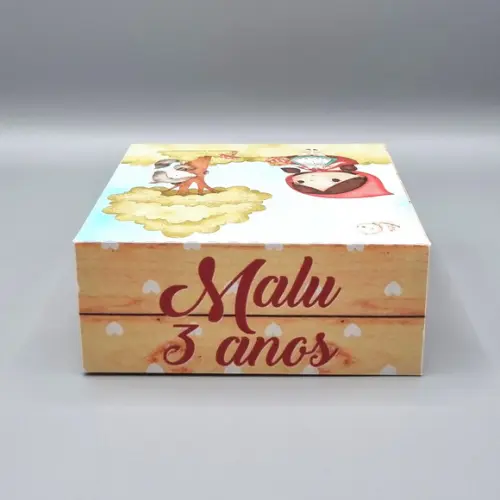 Caixa para 4 Doces - Chapeuzinho Vermelho Aquarela