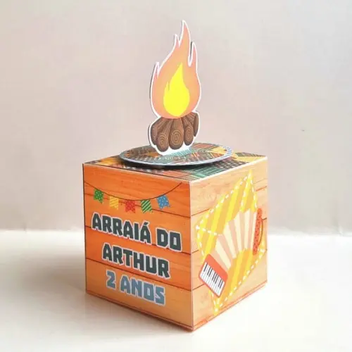 Caixa Cubo - Festa Junina Menino