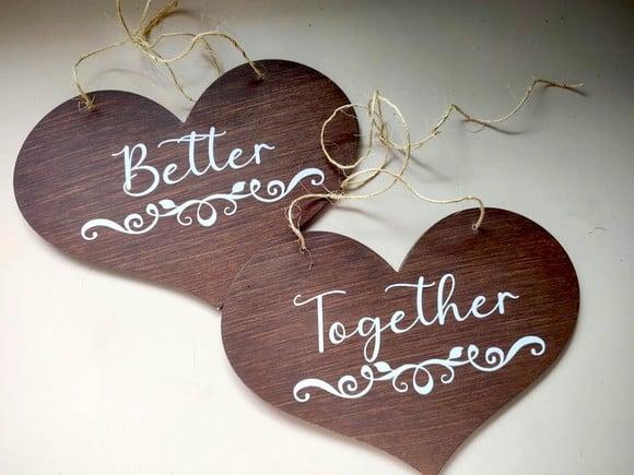 Placa para Cadeira dos Noivos Better Together
