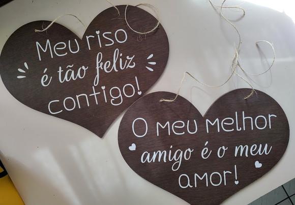 Placa para Cadeira dos Noivos Meu Riso É Tão Feliz Contigo