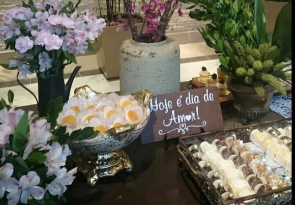 Plaquinha para Casamento Hoje É Dia de Amor Rústica