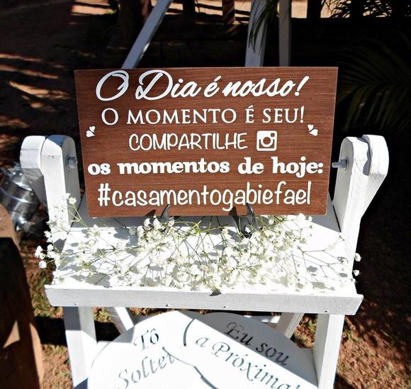 Placa para Casamento com # dos Noivos para Fotos mdf Rústica