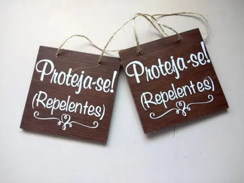 Kit 2 Plaquinhas em mdf Proteja-se! Repelentes