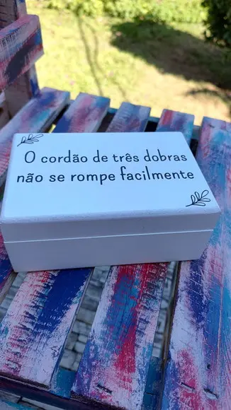 Porta Alianças mdf Branco o Cordão de Três Dobras