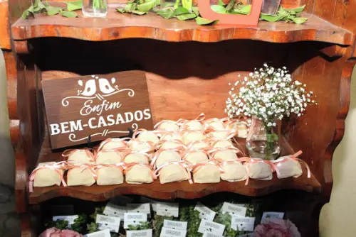 Plaquinha para Casamento Enfim Bem-casados Rústica