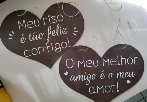 Placa para Cadeira dos Noivos Meu Riso É Tão Feliz Contigo