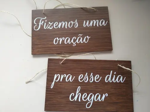 Placa para Cadeira dos Noivos Fizemos Uma Oração