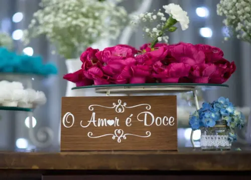 Plaquinha para Casamento o Amor É Doce Rústica