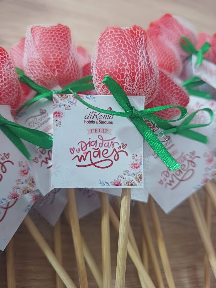 Botão de Rosas de Sabonete cor vermelha