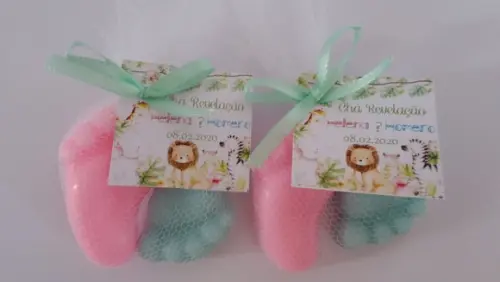 Mini pezinhos de sabonete para Chá Revelação