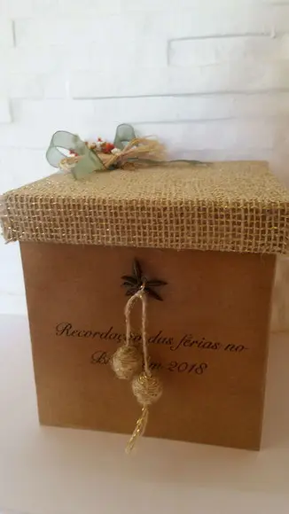 Caixa presente com vela artesanal perfumada