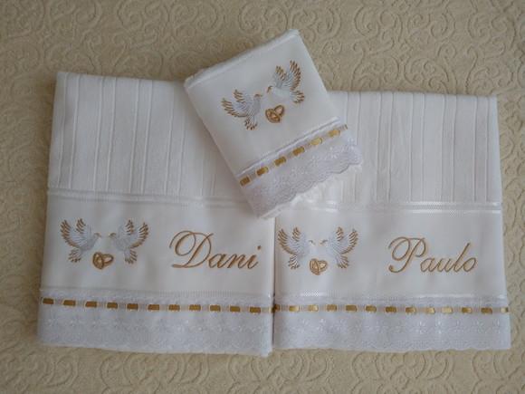 Bodas -presente Personalizado -acabamento c/ Bordado Inglês