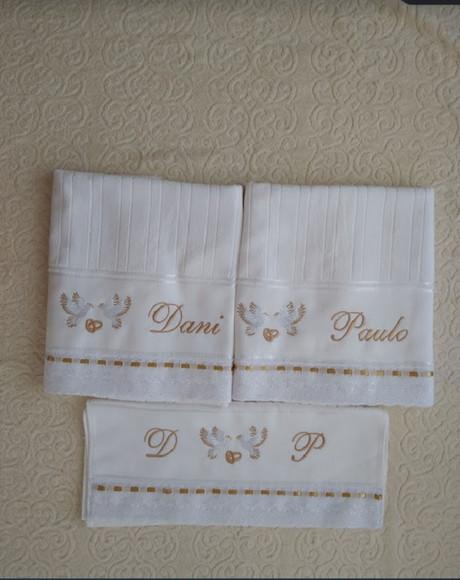 Bodas -presente Personalizado -acabamento c/ Bordado Inglês
