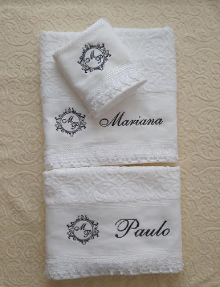 Bodas de Estanho - Toalhas Banhão Karsten com Renda Guipir
