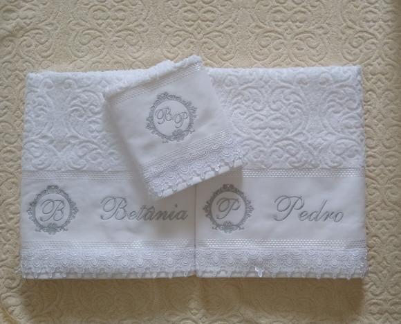 Jogo de toalha Banhão Personalizado- kit 03 peças com renda