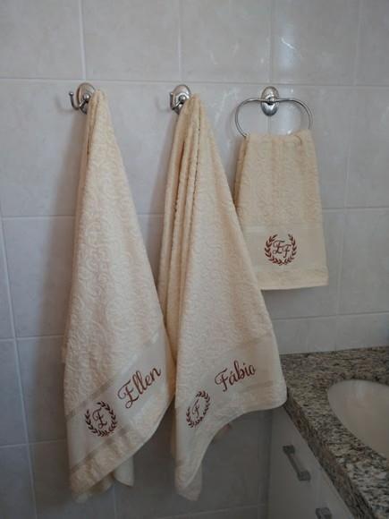 Jogo de toalhas Banhão Bordados- Cor natural/Creme (04 pecas