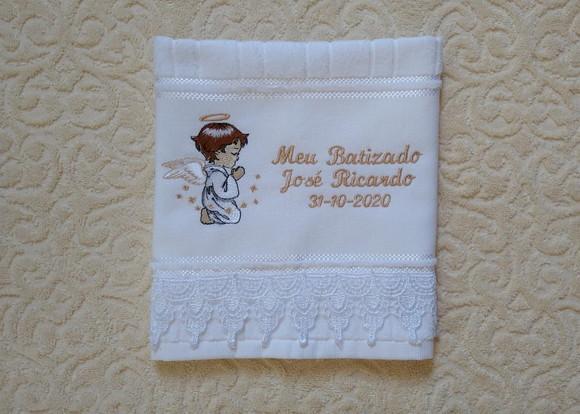 Kit com 4 Toalhas de Lavabo Karsten com Renda Guipir