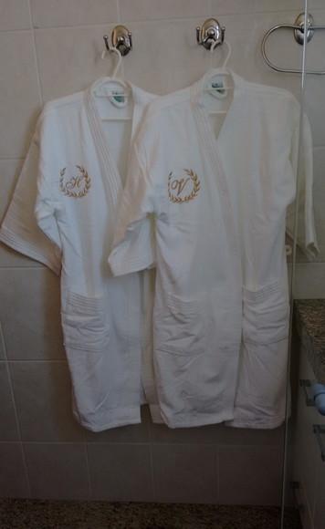 Roupões Tam G e Gg Bordados com Iniciais (kit 02 Peças)