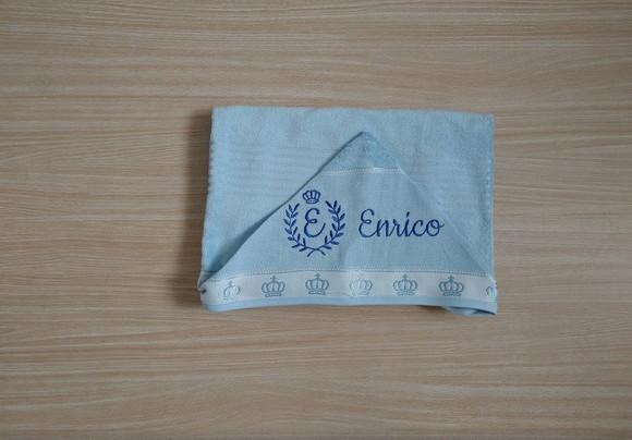 Toalha de banho infantil com capuz detalhe coroa - Baby Classic