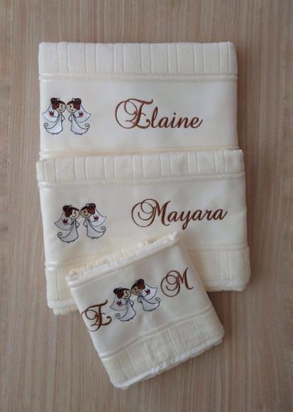 Toalhas de banho bordadas com 03 peças  - Presente de Casamento
