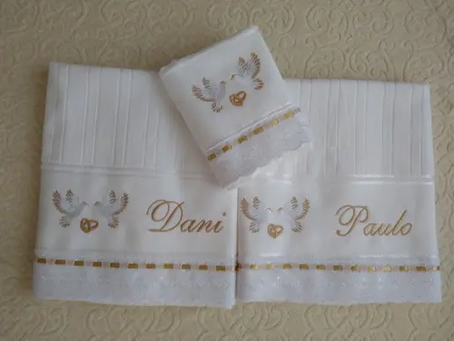 Bodas -presente Personalizado -acabamento c/ Bordado Inglês