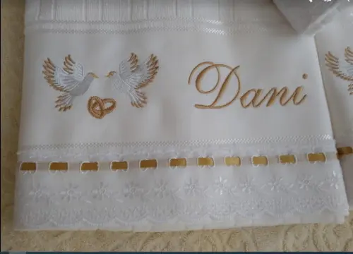 Bodas -presente Personalizado -acabamento c/ Bordado Inglês