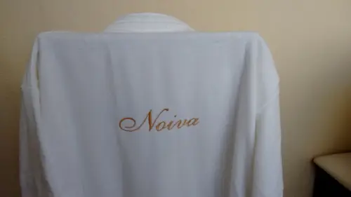 Desperte o Encanto do Seu Dia Especial Roupão Bordados Noiva