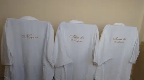 Desperte o Encanto do Seu Dia Especial Roupão Bordados Noiva