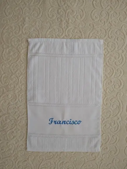 Kit com 18 Toalhinha de Mão/lanche Bordada com Nome