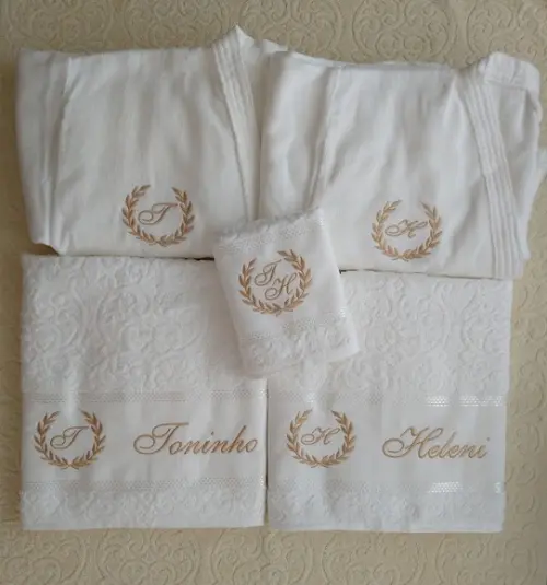 Kit Luxo 05 Peças - Toalha Banhão Karsten e Roupões Tam Gg