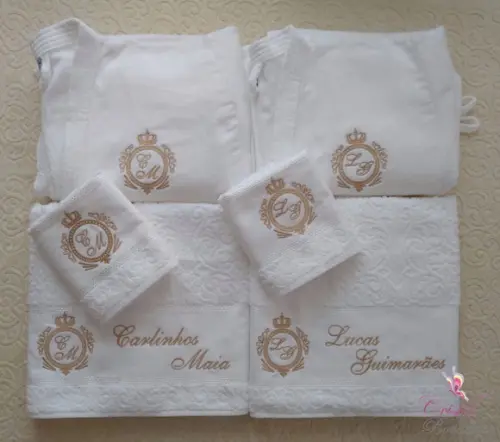 Kit Luxo 06 Peças- Toalha Banhão Karsten (roupões Tam m e G)
