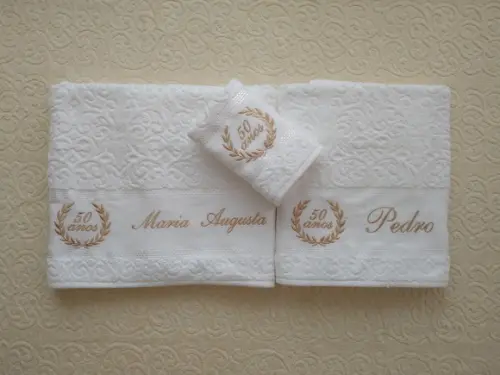 Presente de casamento para Bodas de Ouro - Toalhas banhão