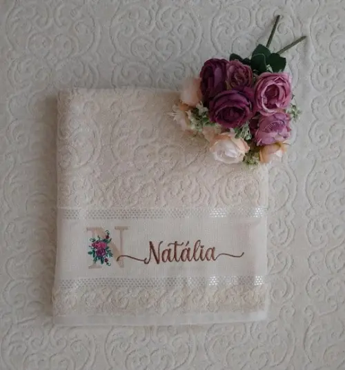 Presente Dia das Mães-toalha Banhão Karsten Bordada com Nome