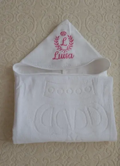 Toalha de Banho com Capuz Acompanha Fralda Dentro