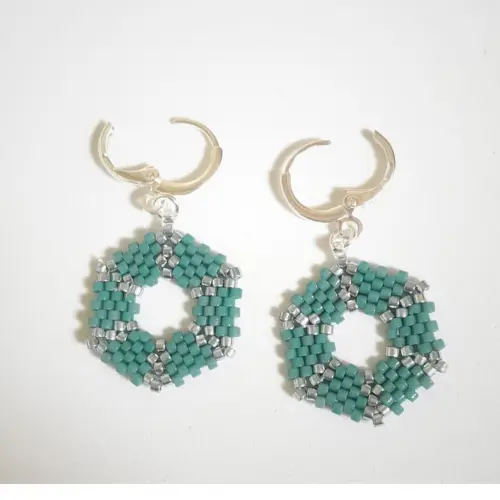 Brinco Artesanal Exágono Verde