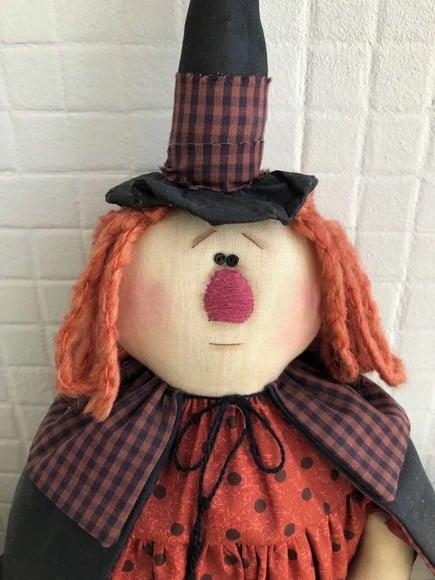 Boneca de Pano Bruxinha Amiga