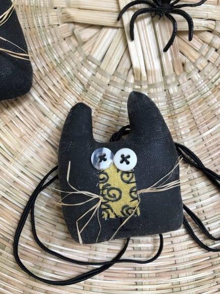 Bonecos de Pano Colar Gatinhos Primitivos