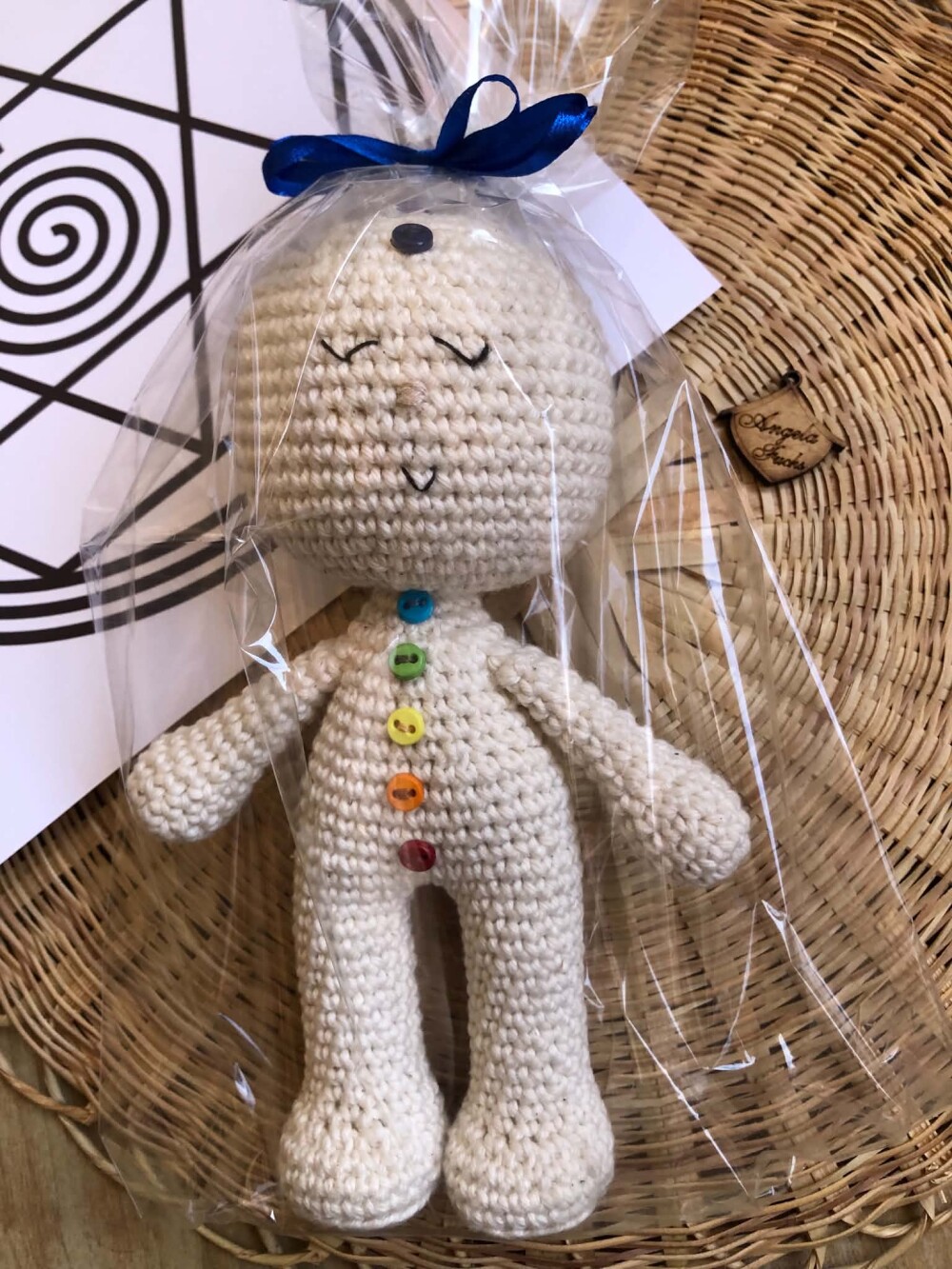 Boneco Mini dos Chakras em Crochê