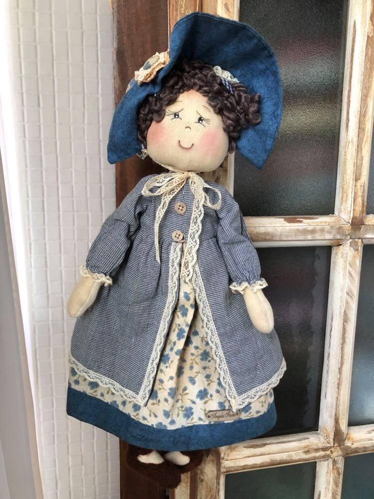 Boneca de Pano Maria Flor Artesanal Feito a Mão
