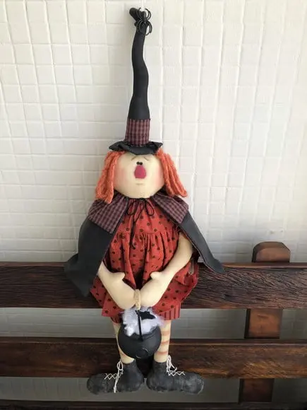 Boneca de Pano Bruxinha Amiga