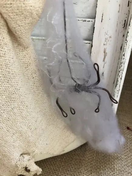 Boneco de Pano Fantasma Primitivo e Sua Aranha