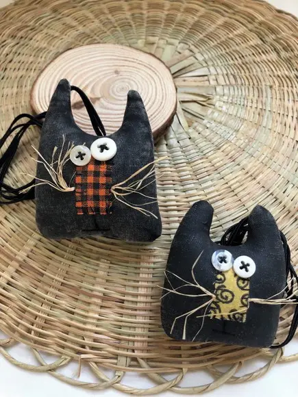 Bonecos de Pano Colar Gatinhos Primitivos