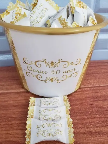 Balde com 100 Balas 50 Anos