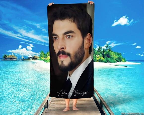 Toalha personalizada AKIN AKINOZU ator turco ( hercai)