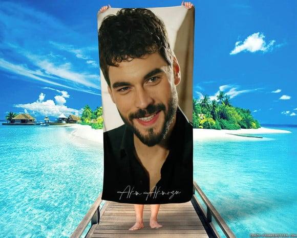 Toalha personalizada AKIN AKINOZU ator turco ( hercai)