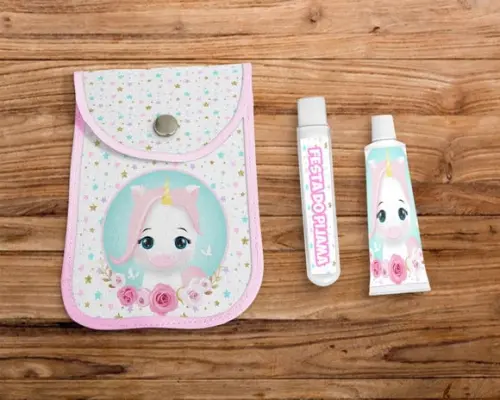 Kit higiene necessarie escova e pasta unicornio