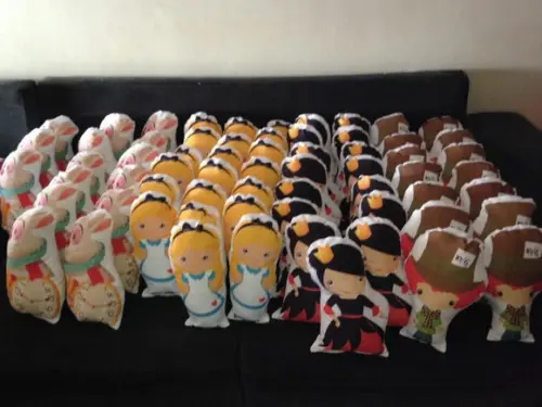 Naninhas Alice no pais das Maravilhas