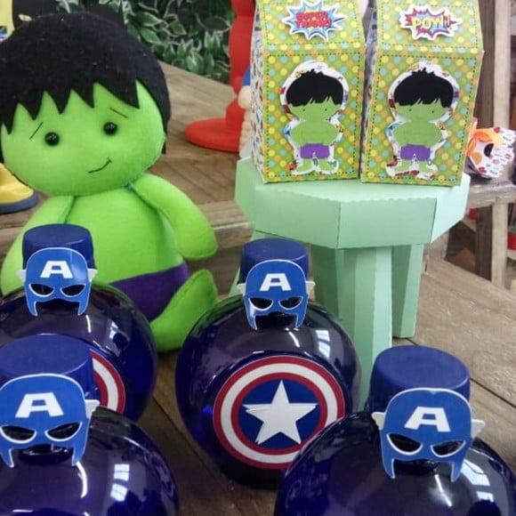 Adesivo Agua ouro fino Capitão América