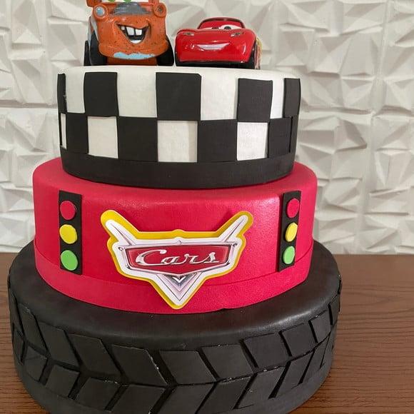 Bolo Fake Carros Locação